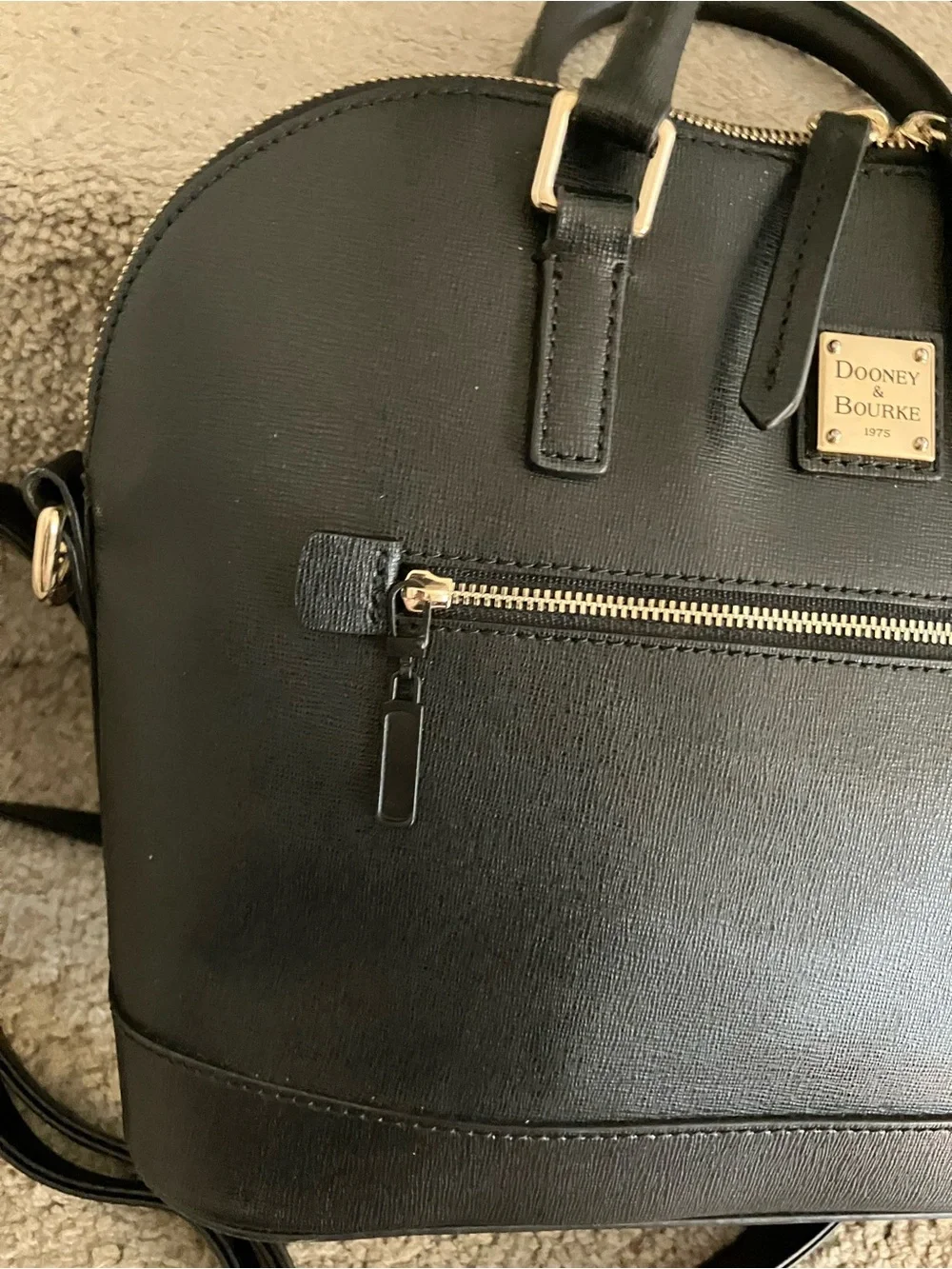 BEAUTIFUL CONDITION!DOONEY & BOURKE SAFFIANO LEATHER DOMED ZIP SATCHEL CROSSBODY